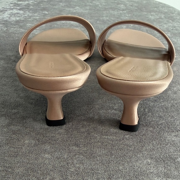 The Row Elegant Tan Slide Sandals size 8 - Picture 7 of 9